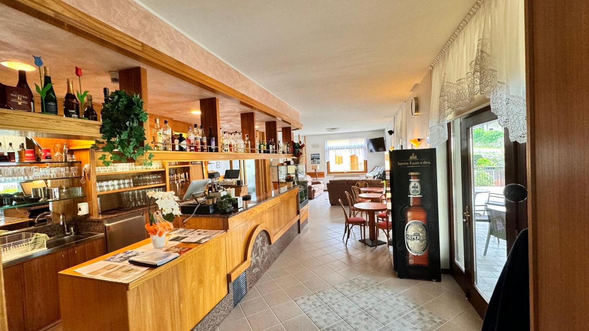 Albergo Stella Alpina เทนโน ภายนอก รูปภาพ