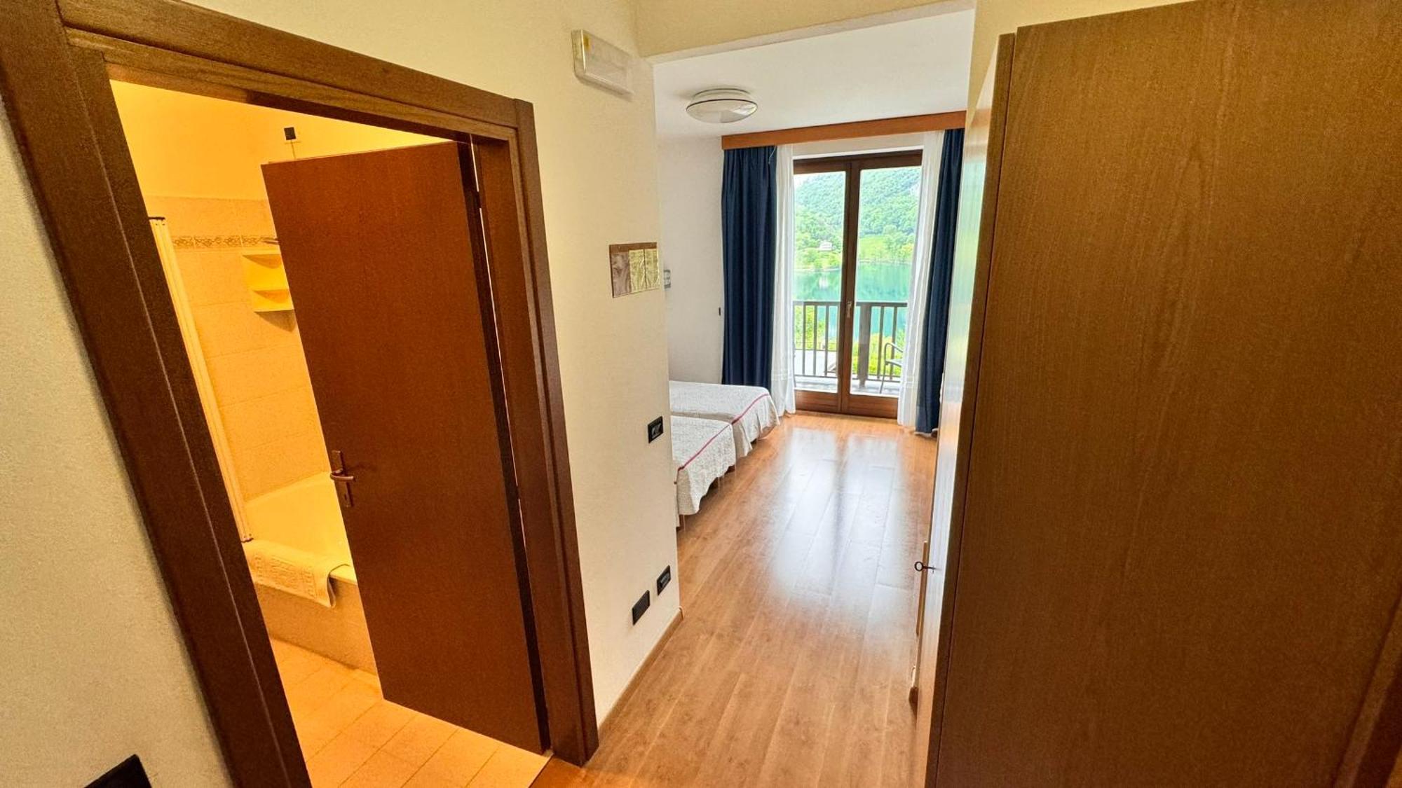 Albergo Stella Alpina เทนโน ภายนอก รูปภาพ