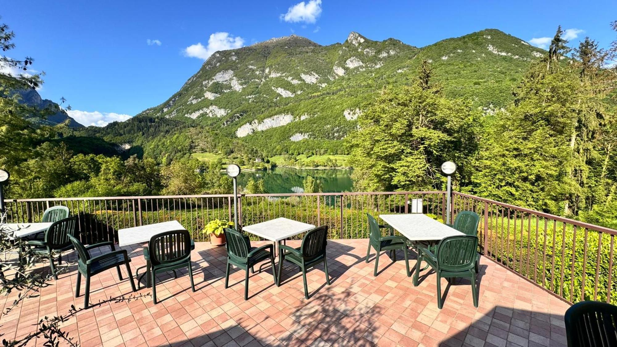 Albergo Stella Alpina เทนโน ภายนอก รูปภาพ