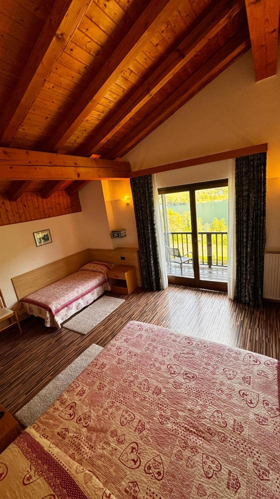 Albergo Stella Alpina เทนโน ภายนอก รูปภาพ